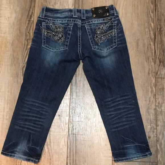 π₯³HPπ₯³ Miss Me Soaring Angel Wing Capris - Picture 4 of 12